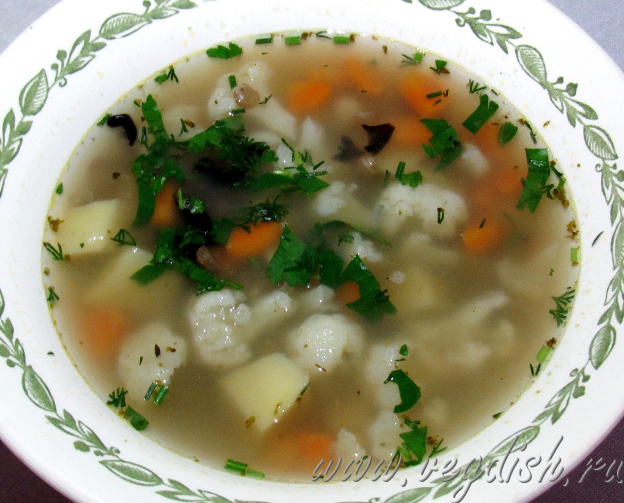 Суп с горохом, чечевицей и цветной капустой