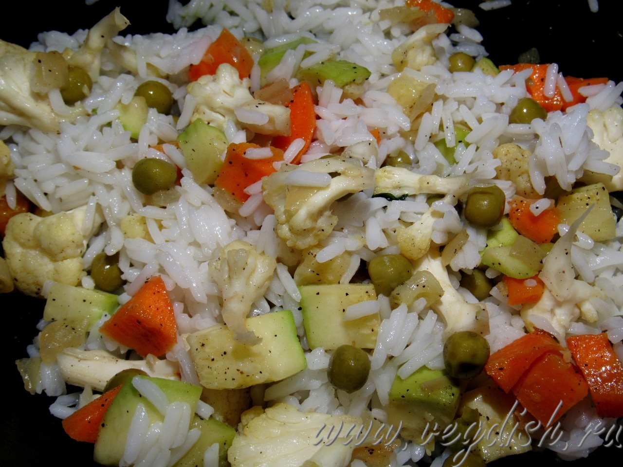 Рис с цветной капустой и кабачками